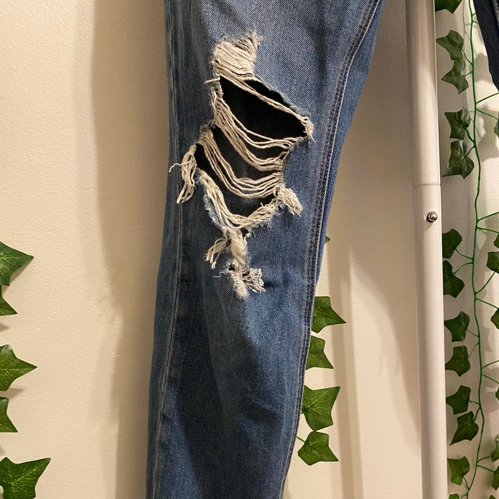 AE High Rise Ripped Mom Jeans - Picture 4 of 8